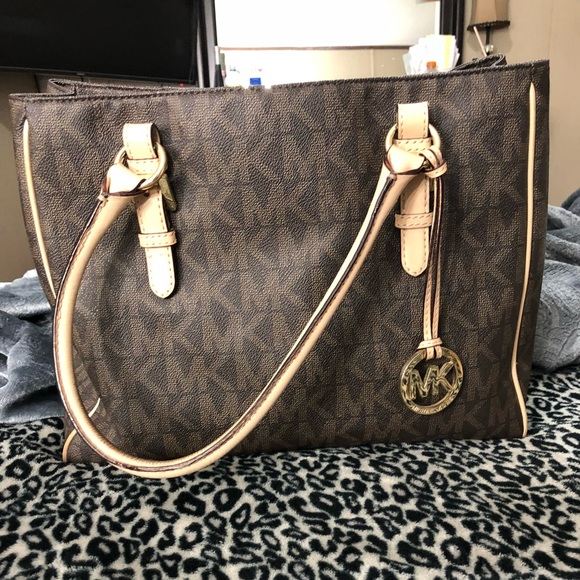 Michael Kors Handbags - Michael kors purse Michael Kors Handbags - Michael kors purse